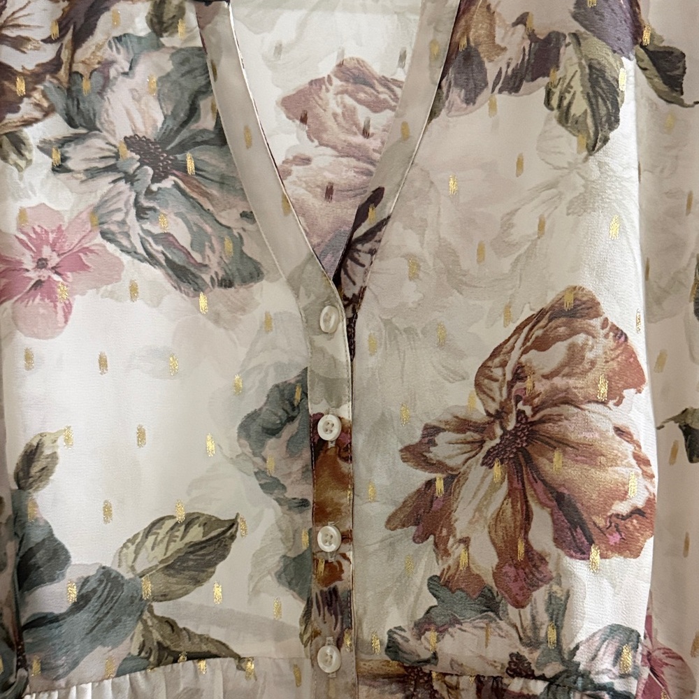 Floral Button-Down‎ Top - Picture 4 of 7